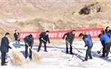 行政第二黨支部開展“創(chuàng)建文明城市，建設(shè)美麗鄉(xiāng)村行”主題黨日活動(dòng)